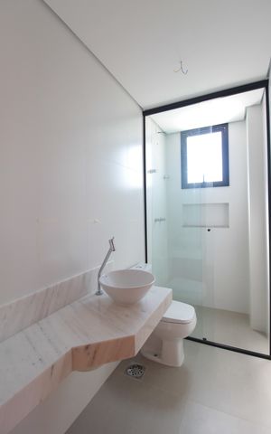 Apartamento à venda com 78m², 3 quartos e 2 vagasBanheiro da Suite