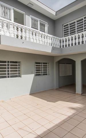 Casa para alugar com 330m², 4 quartos e 4 vagas Casa para alugar com 330m², 4 quartos e 4 vagasQuintal