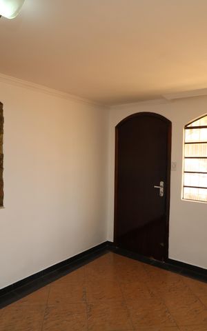 Casa à venda com 225m², 3 quartos e 6 vagasSala