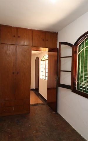 Casa à venda com 225m², 3 quartos e 6 vagasQuarto 2
