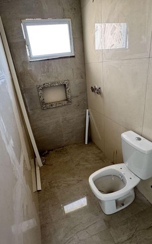 Casa à venda com 129m², 3 quartos e 2 vagas Casa à venda com 129m², 3 quartos e 2 vagasSuíte 1 Banheiro