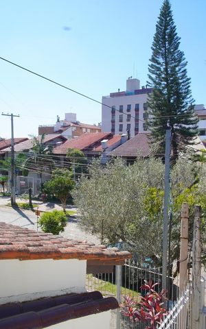 Casa à venda com 313m², 4 quartos e 4 vagasVaranda - Vista