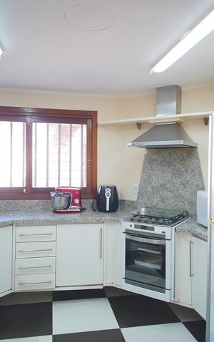 Casa à venda com 313m², 4 quartos e 4 vagasCozinha