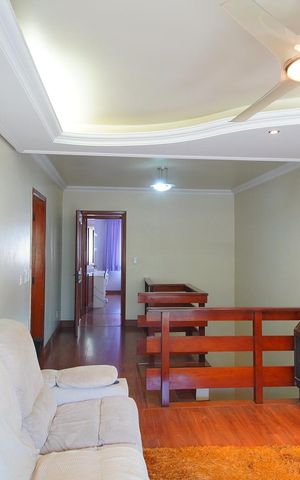 Casa à venda com 313m², 4 quartos e 4 vagasSala de TV