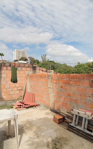 Casa à venda com 95m², 3 quartos e 4 vagasQuintal