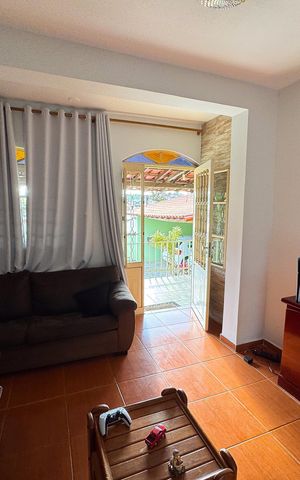 Casa à venda com 280m², 3 quartos e 6 vagas Casa à venda com 280m², 3 quartos e 6 vagasSala