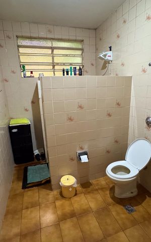 Casa à venda com 280m², 3 quartos e 6 vagas Casa à venda com 280m², 3 quartos e 6 vagasBanheiro