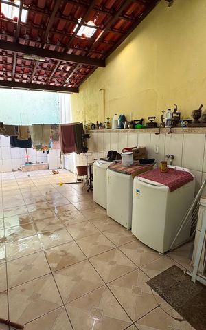 Casa à venda com 280m², 3 quartos e 6 vagas Casa à venda com 280m², 3 quartos e 6 vagasÁrea de Serviço