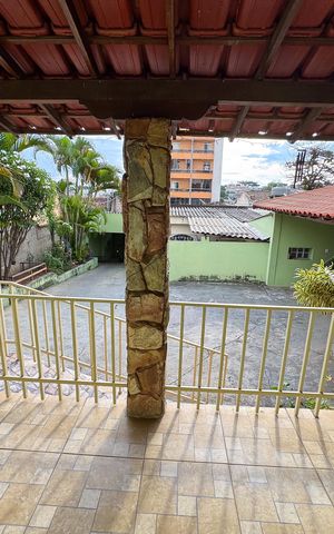 Casa à venda com 280m², 3 quartos e 6 vagas Casa à venda com 280m², 3 quartos e 6 vagasVaranda da Sala