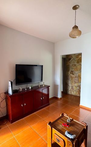 Casa à venda com 280m², 3 quartos e 6 vagas Casa à venda com 280m², 3 quartos e 6 vagasSala
