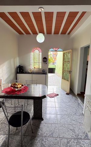 Casa à venda com 280m², 3 quartos e 6 vagas Casa à venda com 280m², 3 quartos e 6 vagasCozinha
