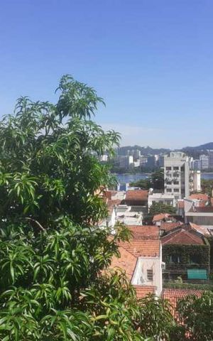 Casa à venda com 391m², 4 quartos e 1 vaga