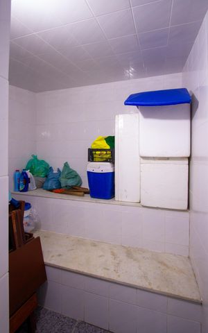 Casa de condomínio à venda com 480m², 5 quartos e 2 vagas Casa de condomínio à venda com 480m², 5 quartos e 2 vagasSauna