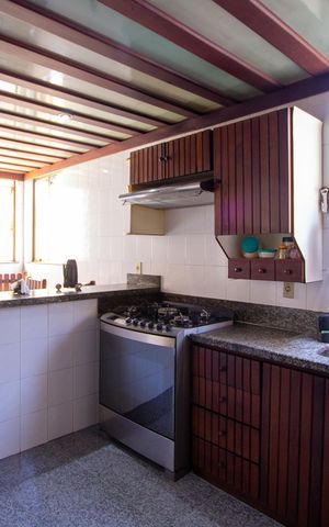Casa de condomínio à venda com 480m², 5 quartos e 2 vagas Casa de condomínio à venda com 480m², 5 quartos e 2 vagasCozinha