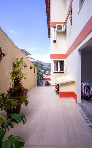 Casa de condomínio à venda com 480m², 5 quartos e 2 vagas Casa de condomínio à venda com 480m², 5 quartos e 2 vagasQuintal