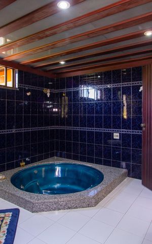 Casa de condomínio à venda com 480m², 5 quartos e 2 vagas Casa de condomínio à venda com 480m², 5 quartos e 2 vagasBanheiro da Suíte 2
