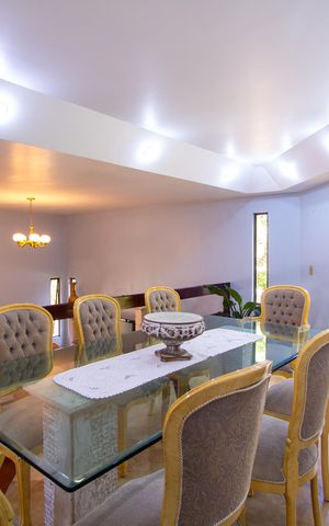 Casa de condomínio à venda com 480m², 5 quartos e 2 vagas Casa de condomínio à venda com 480m², 5 quartos e 2 vagasSala