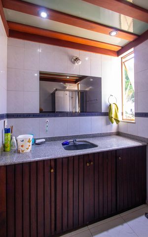 Casa de condomínio à venda com 480m², 5 quartos e 2 vagas Casa de condomínio à venda com 480m², 5 quartos e 2 vagasBanheiro SocialBanheiro Social