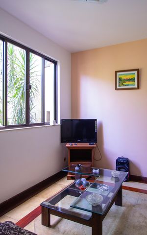 Casa de condomínio à venda com 480m², 5 quartos e 2 vagas Casa de condomínio à venda com 480m², 5 quartos e 2 vagasQuarto 1