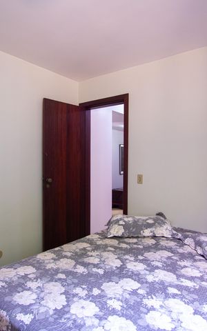 Casa de condomínio à venda com 480m², 5 quartos e 2 vagas Casa de condomínio à venda com 480m², 5 quartos e 2 vagasQuarto 2