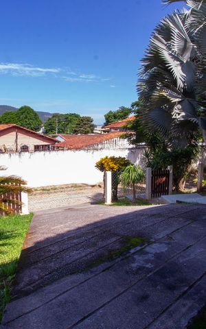 Casa de condomínio à venda com 480m², 5 quartos e 2 vagas Casa de condomínio à venda com 480m², 5 quartos e 2 vagasQuintal