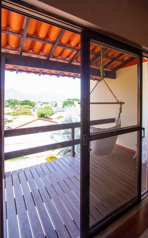 Casa de condomínio à venda com 480m², 5 quartos e 2 vagas Casa de condomínio à venda com 480m², 5 quartos e 2 vagasVaranda da Suíte 2
