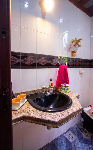 Casa de condomínio à venda com 480m², 5 quartos e 2 vagas Casa de condomínio à venda com 480m², 5 quartos e 2 vagasLavabo