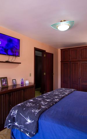 Casa de condomínio à venda com 480m², 5 quartos e 2 vagas Casa de condomínio à venda com 480m², 5 quartos e 2 vagasSuíte 2