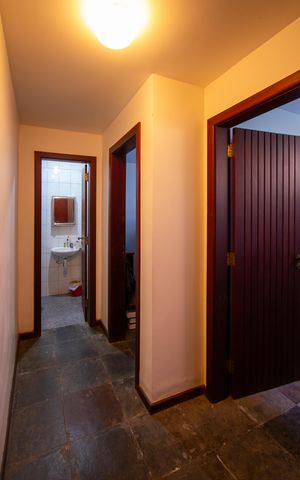 Casa de condomínio à venda com 480m², 5 quartos e 2 vagas Casa de condomínio à venda com 480m², 5 quartos e 2 vagasCorredor