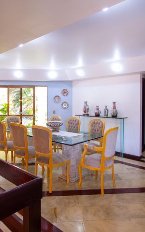 Casa de condomínio à venda com 480m², 5 quartos e 2 vagas Casa de condomínio à venda com 480m², 5 quartos e 2 vagasSala