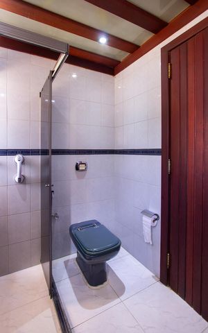 Casa de condomínio à venda com 480m², 5 quartos e 2 vagas Casa de condomínio à venda com 480m², 5 quartos e 2 vagasBanheiro Social