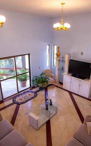 Casa de condomínio à venda com 480m², 5 quartos e 2 vagas Casa de condomínio à venda com 480m², 5 quartos e 2 vagasSala