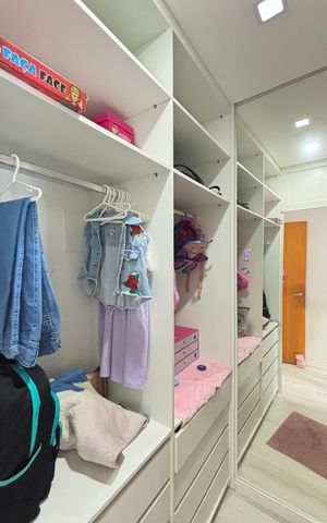 Apartamento à venda com 263m², 2 quartos e 2 vagas Apartamento à venda com 263m², 2 quartos e 2 vagasQuarto Closet