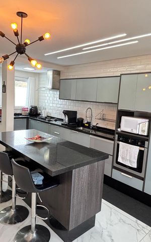 Apartamento à venda com 263m², 2 quartos e 2 vagas Apartamento à venda com 263m², 2 quartos e 2 vagasCozinha