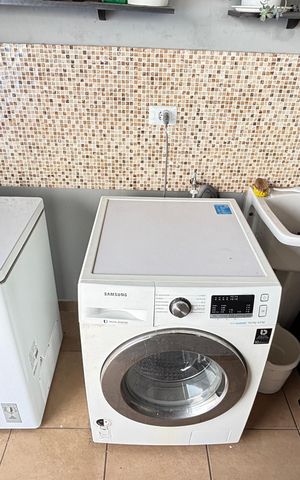 Apartamento à venda com 263m², 2 quartos e 2 vagas Apartamento à venda com 263m², 2 quartos e 2 vagasCobertura - Area de Serviço