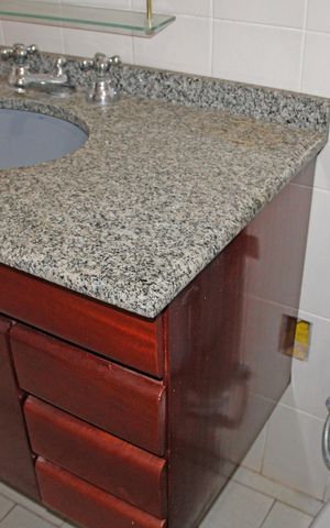 Casa de condomínio para alugar com 399m², 4 quartos e 4 vagasBanheiro