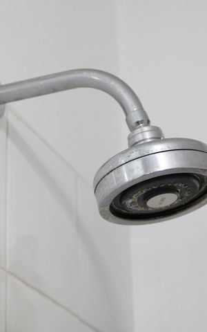 Casa de condomínio para alugar com 399m², 4 quartos e 4 vagasBanheiro