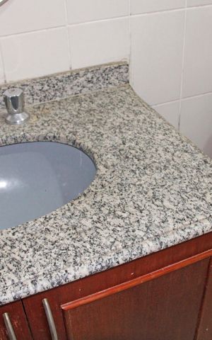 Casa de condomínio para alugar com 399m², 4 quartos e 4 vagasBanheiro de Serviço