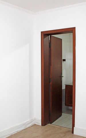 Casa de condomínio para alugar com 399m², 4 quartos e 4 vagasQuarto de Serviço