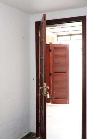 Casa de condomínio para alugar com 399m², 4 quartos e 4 vagasEscritório