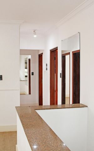Casa de condomínio para alugar com 399m², 4 quartos e 4 vagasSala