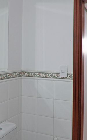 Casa de condomínio para alugar com 399m², 4 quartos e 4 vagasBanheiro
