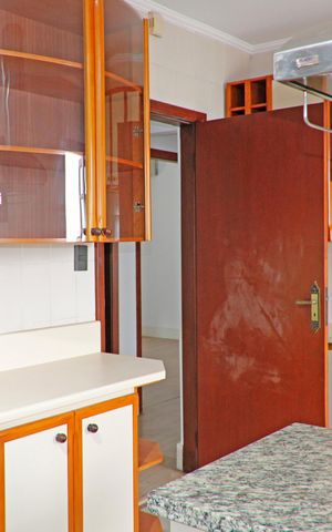 Casa de condomínio para alugar com 399m², 4 quartos e 4 vagasCozinha