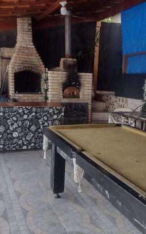 Casa à venda com 320m², 3 quartos e 4 vagas