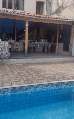 Casa à venda com 320m², 3 quartos e 4 vagas
