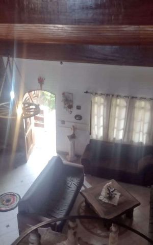 Casa à venda com 320m², 3 quartos e 4 vagas