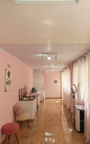Casa à venda com 240m², 4 quartos e 2 vagas Casa à venda com 240m², 4 quartos e 2 vagasEscritório - edícula