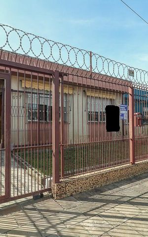 Casa à venda com 150m², 3 quartos e 3 vagasFachada e Placa
