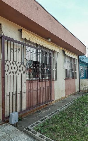 Casa à venda com 150m², 3 quartos e 3 vagasFachada Interna