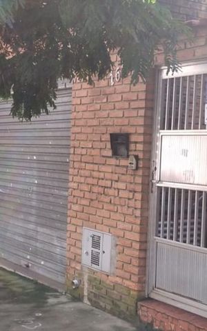 Casa à venda com 271m², 3 quartos e 1 vaga Casa à venda com 271m², 3 quartos e 1 vagaFachada - placa